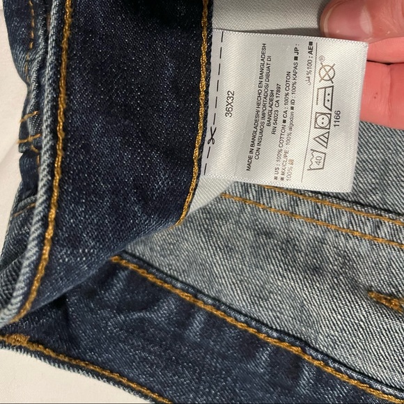 Old navy straight leg jeans nwot - Picture 3 of 4
